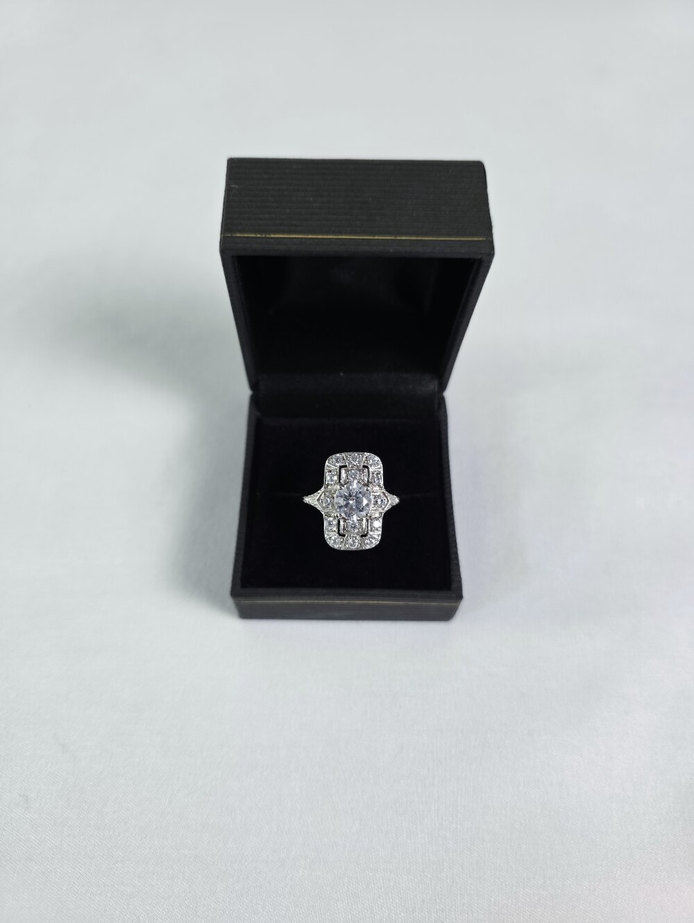 Stauer Outré Ring Size 8 DiamondAura Gemstones 925 Silver Art Deco Vintage Style